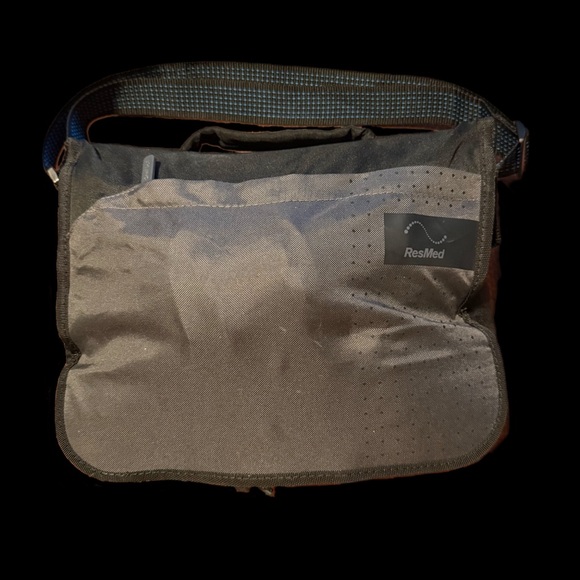 ResMed AirSense 11 AutoSet CPAP Machine HumidAir Tubing Case Power Cord Mask - Picture 8 of 8